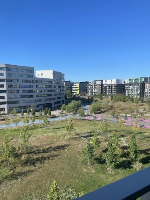 Kaunis Huoneisto Jatkasaaressa, Iso Parveke, Sauna, Ilmastointi, Autohallipaikka
