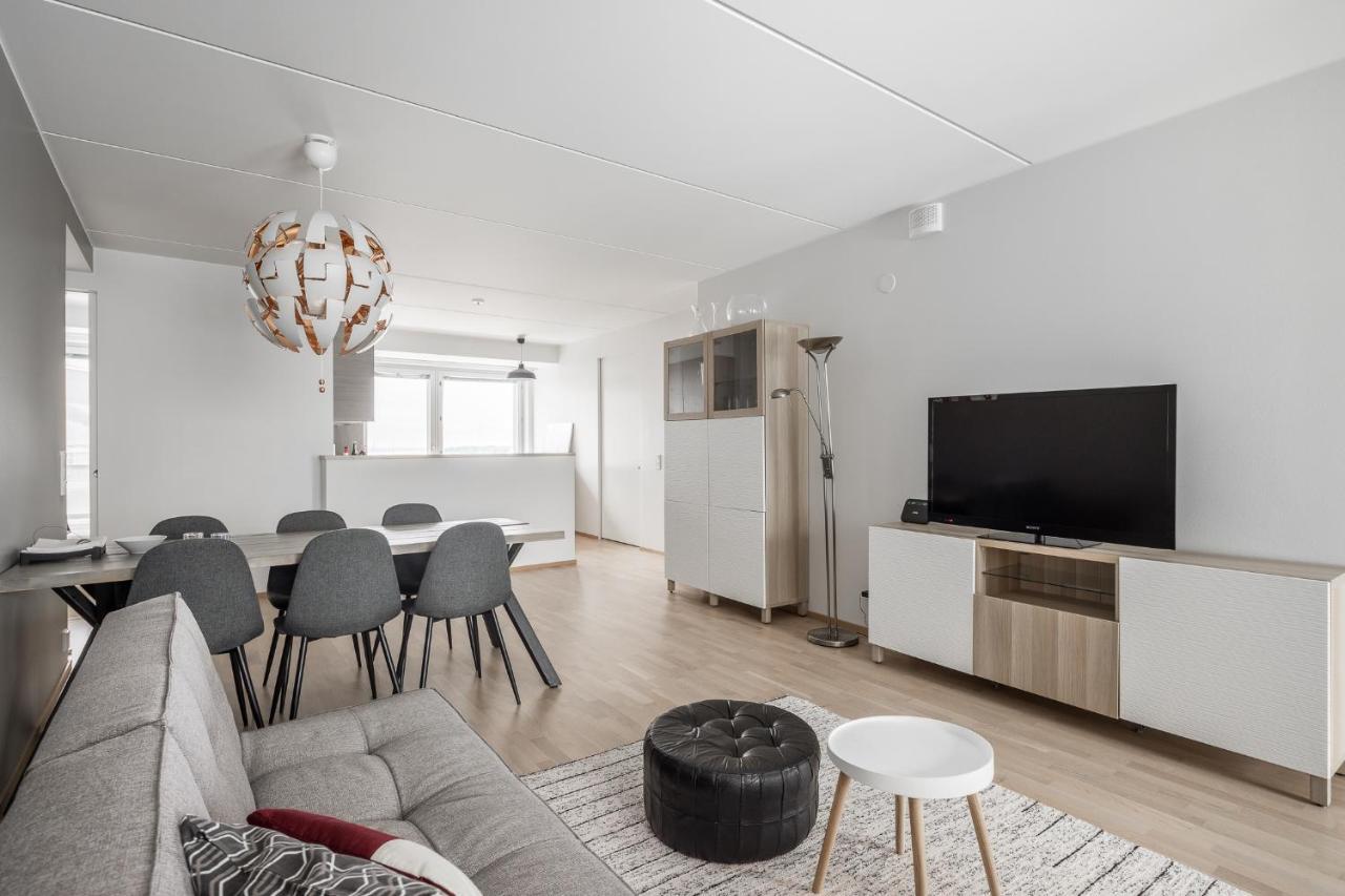Kaunis Huoneisto Jatkasaaressa, Iso Parveke, Sauna, Ilmastointi, Autohallipaikka